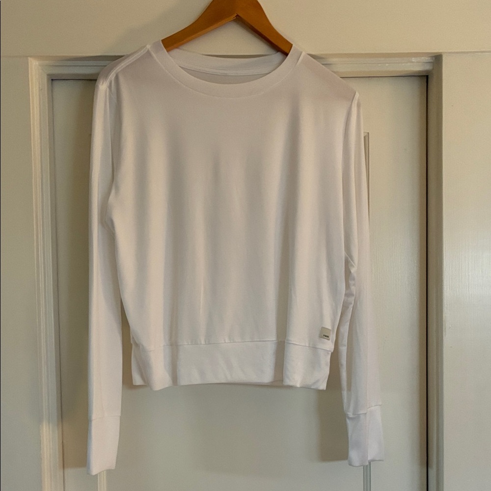 Vuori NWOT Women's Daydream Sweater.  White. Size M.